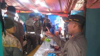 Viral Satpol PP Tertibkan Warung yang Buka Siang Hari Saat Puasa, Warganet Tak Habis Pikir