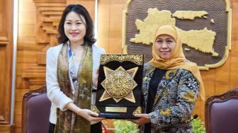 Terima Dubes RRT untuk ASEAN, Gubernur Khofifah Bahas Peningkatan Kerjasama di Bidang Pedidikan dan Teknologi Pertanian