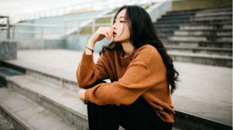 5 Cara Menguatkan Diri saat Dikecewakan Seseorang, Akui Perasaanmu