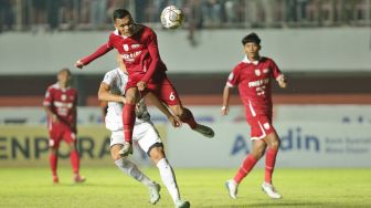 Ferdinand Sinaga, Gol Indah dan Tetesan Air Mata di Pengujung Liga