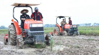 Alsintan Bantu Petani di Banyuwangi untuk Tingkatan Produksi Pertanian