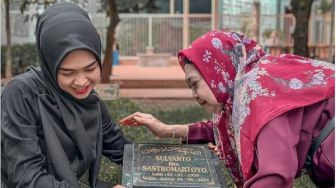 Tak Ajak Teuku Ryan Ziarah Makam Sang Ayah, Ria Ricis Minta Nasihat Ibu Soal Rumah Tangga