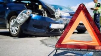 Toyota Yaris Mendadak Lawan Arah, 7 Mobil Kecelakaan Beruntun Di Tol Layang MBZ