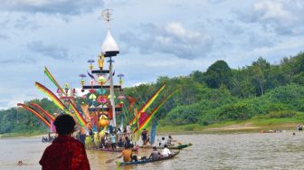 Perahu Baganduang: Tradisi Sambut Idulfitri dari Lubuk Jambi