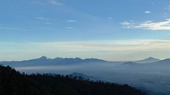 Pesona Gunung Artapela Bandung, Jalur Pendakian Ringan Cocok untuk Pemula