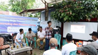 Komunitas Nelayan Pesisir Beri Bantuan Bahan Jaring dan Pelampung kepada Pelaut di Kabupaten Gowa