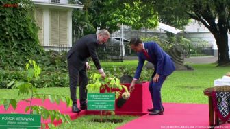 Terima Perdana Menteri Ceko Petr Fiala di Istana Bogor, Jokowi Ajak Tanam Pohon Kamper