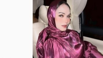 Sudah Dandan Cantik Maksimal, Bunda Corla Malah Disebut Kayak Pocong Merah