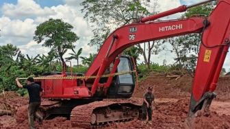 Satpol PP Kab. Tangerang Hentikan Aktivitas Galian Tanah di 2 Kecamatan