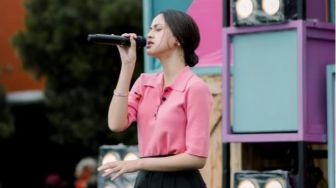 Biasa Dihujat, Asila Maisa Kini Banjir Pujian Saat Menyanyikan OST The Little Mermaid