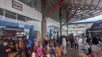 Jumlah Penumpang Naik 30 Persen, Paling Banyak Pemudik di Terminal Pulo Gebang Pulang ke Jawa Tengah