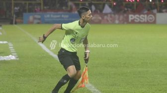 Unik! Wasit Terbaik di BRI Liga 1 2022-2023 Ternyata Hakim Garis