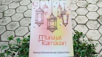 Review 'Munajat Ramadan': Upaya Mengendalikan Hawa Nafsu