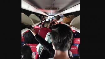 Viral Penumpang Lion Air Sesak Napas dan Mandi Keringat Dalam Pesawat, Ini Penyebabnya
