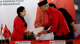 Terlanjur Tarik Dukungan,  Relawan Jokowi Kukuh Dukung Prabowo Meski Ganjar Resmi Diusung PDIP jadi Capres