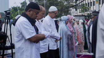 Terlewat Salat Subuh Tapi Tetap Salat Idul Fitri Apa Kata Hukum Islam?