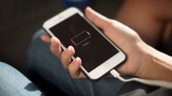 Bahaya Charge Handphone di Tempat Umum saat Mudik, Simak Faktanya!