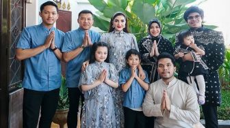 Thariq Halilintar Rayakan Lebaran Bareng Keluarga Ashanty, Netizen: Kok Enggak Ikut Orangtua Lo?