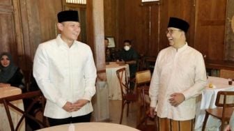 Berkunjung ke Rumah Anies Baswedan di Hari Pertama Idul Fitri, AHY Diajak House Tour