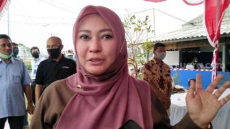 Perjalanan Karier Bupati Pandeglang Irna Narulita yang Anaknya Gemar Hedon