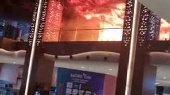 Trans Studio Makassar Terbakar, Puluhan Pengunjung Dievakuasi