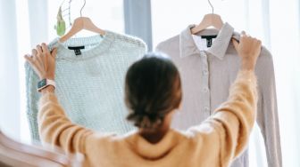 5 Alasan Berhenti Beli Baju Baru: Jaga Lingkungan dan Kesehatan Mentalmu