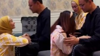 Tuai Sorotan, Suami Iis Dahlia Cium Bibir Anak Sambung saat Sungkem Lebaran