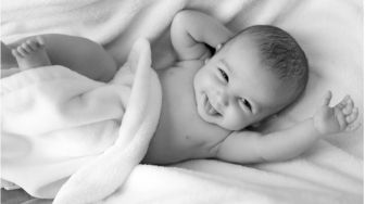 Bayi Diduga Meninggal karena Kaget Dengar Petasan di Gresik, Ketahui 4 Sebab Lain Kematian Mendadak pada Si Kecil