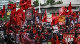 20 Ribu Buruh Bekasi Geruduk Istana Negara di May Day, Tuntutan: Lawan Omnibus Law!