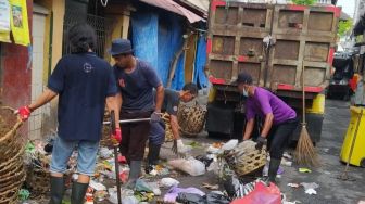 Pasar Beringharjo Dibanjiri Pengunjung Selama Libur Lebaran, Produksi Sampah Capai 2 Ton Sehari