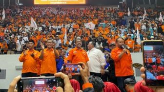 Manuver Partai Buruh Kenalkan Capres Saat May Day: Ganjar Tak Datang, Anies Tak Respons