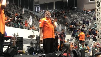 Ribuan Buruh Padati Istora Senayan, Desakkan 6 Tuntutan May Day