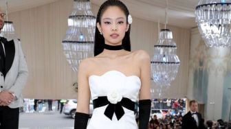 Potret Memukau Jennie Blackpink Saat Debut di Met Gala 2023, Pakai Chanel Vintage 1990