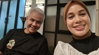Beda Uang Pensiun Ganjar Pranowo dan Siti Atikoh, Diledek Pengangguran Sampai 'Ambruk' di Pilpres 2024