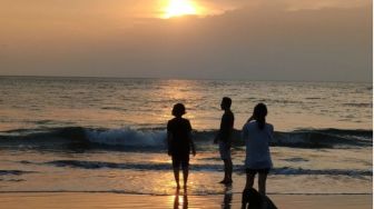 Daya Tarik Pantai Anyer, Jadi Favorit Wisatawan untuk Liburan di Banten