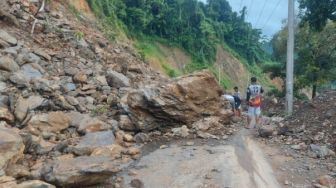 Jalan Batusitanduk - Rantepao di Kabupaten Luwu Sudah Dilalui Kendaraan