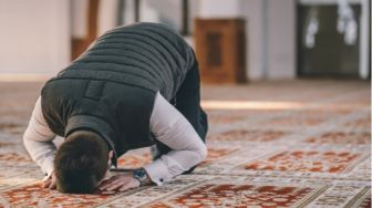 Bagaimana Hukum Mualaf Bukan Karena Allah?