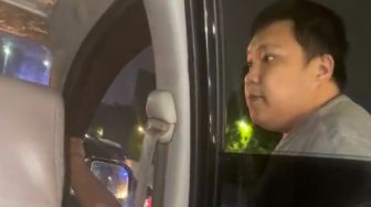 Viral Koboi Jalanan Bawa Pistol Aniaya Driver Taksi Online, Pelaku Diburu Polisi