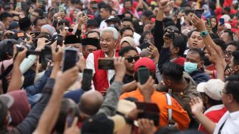 Sibuk Safari ke Jawa Timur, Ganjar Dikritik: Jateng Kau Bikin Sengsara, Kini Sibuk Kampanye ke Surabaya