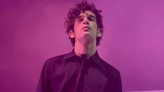 Matty Healy Vokalis The 1975 Bikin Heboh Ciuman dengan Rekan Band Saat Tampil di Malaysia, Simak Sejarah Singkat LGBT