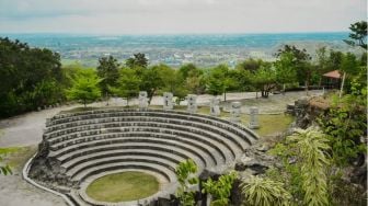 Daya Tarik Tebing Breksi, Rekomendasi Tempat Wisata Murah di Yogyakarta