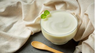 4 Rekomendasi Yogurt Plain yang Bergizi dan Nikmat