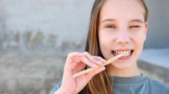 5 Manfaat Siwak untuk Kesehatan Gigi dan Mulut, Ampuh Memutihkan Gigi!