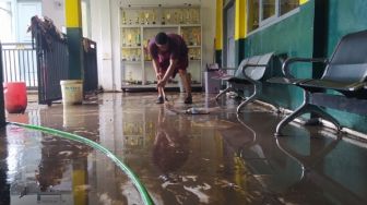 Pasca Diterjang Banjir, Aktivitas Sekolah Plus Darussurur Cimahi Terganggu: Ruang Kelas Terendam