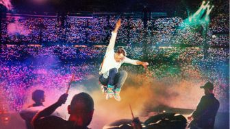 Manjakan Penonton Disabilitas, Konser Coldplay di Indonesia Hadirkan Juru Bahasa Isyarat