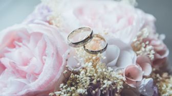 4 Persiapan Lamaran Pernikahan, Pilih Cincin dengan Hati-Hati Ya!