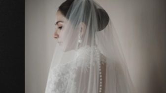 3 Tips Memilih Kebaya untuk Pernikahan, Ikuti Tema Pesta