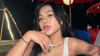 Dulu Glamour, Kini Cimoy Montok 'Ratu TikTok' Jualan Es di Pinggir Jalan