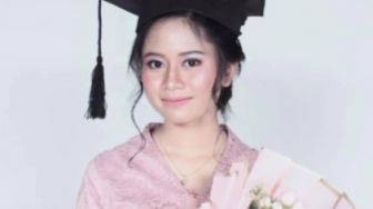 Anak Sus Rini Tampil Cantik di Wisuda SMK, Netizen Sebut Mirip Artis Ini