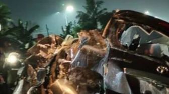 Saksi Mata Ungkap Detik-detik Avanza Ditabrak Kereta di Cikarang, Mesin Mobil Hidup tapi..